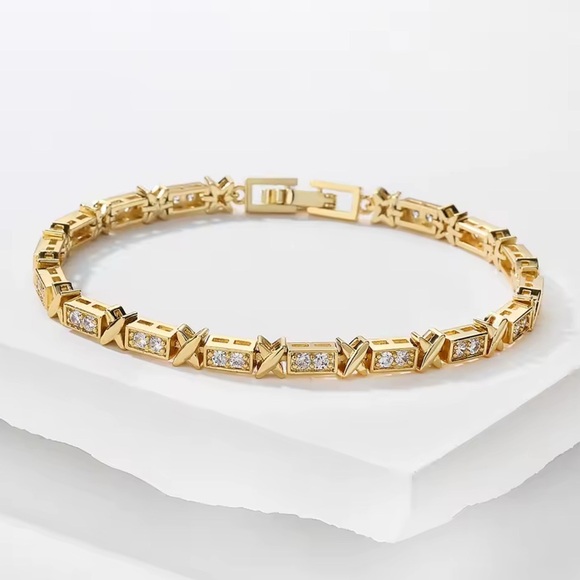 Anthropologie Jewelry - 🔥 NEW | 18K Gold Plated Bracelet with with Cubic Zirconia 💎